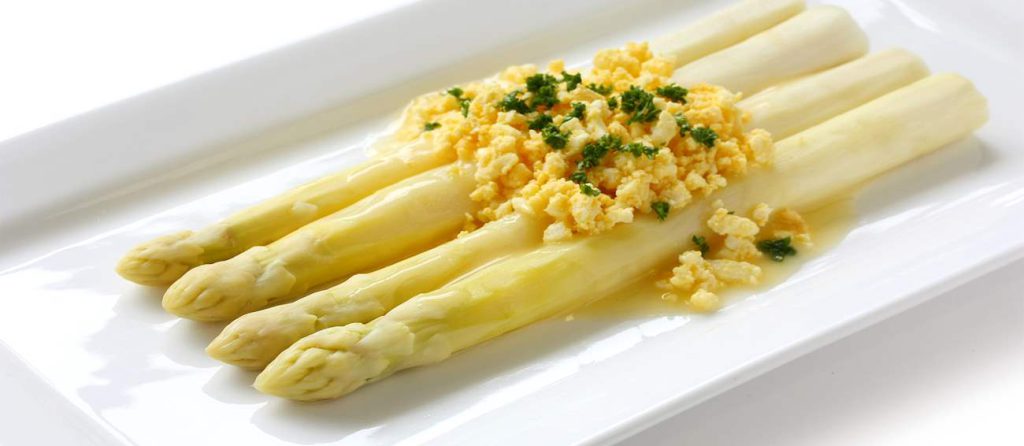 Belgium Food (Irresistible Dishes You’d Want To Relish In 2022) Asparagus a la Flamande