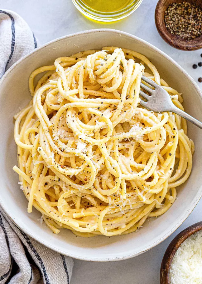 Irresistible Dishes You’d Want To Relish In Italy- Cacio E Pepe