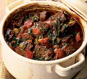 Belgium Food (Irresistible Dishes You’d Want To Relish In 2022) Carbonnade Flamande