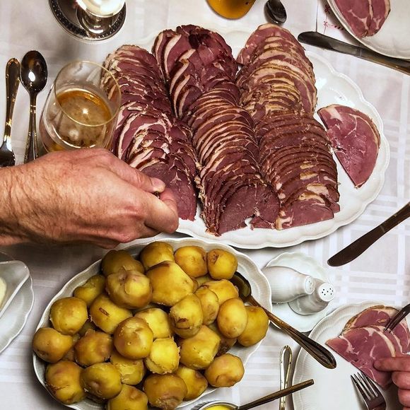 Iceland Food (Irresistible Dishes You’d Want To Relish In 2022) HANGIKJÖT (SMOKED LAMB)