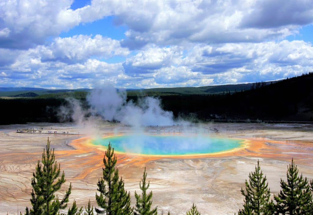 Yellowstone National Park - Beautiful Places in the USA