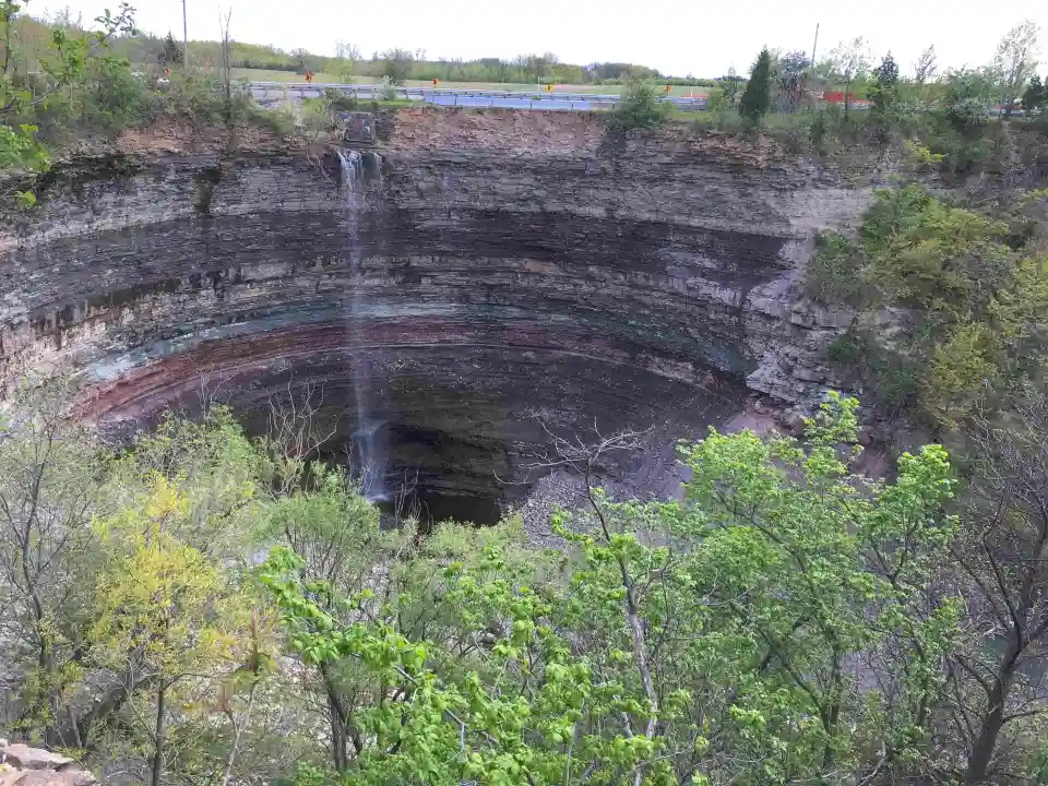Devil’s Punchbowl Falls Hamilton - Best Waterfalls in Hamilton, Ontario