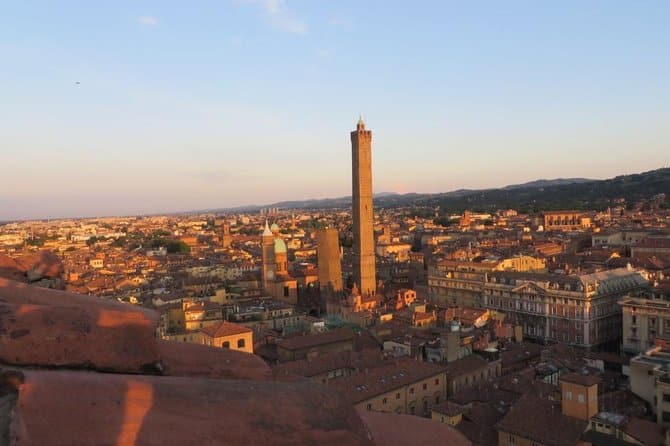 Torre Prendiparte - Things to do in Bologna