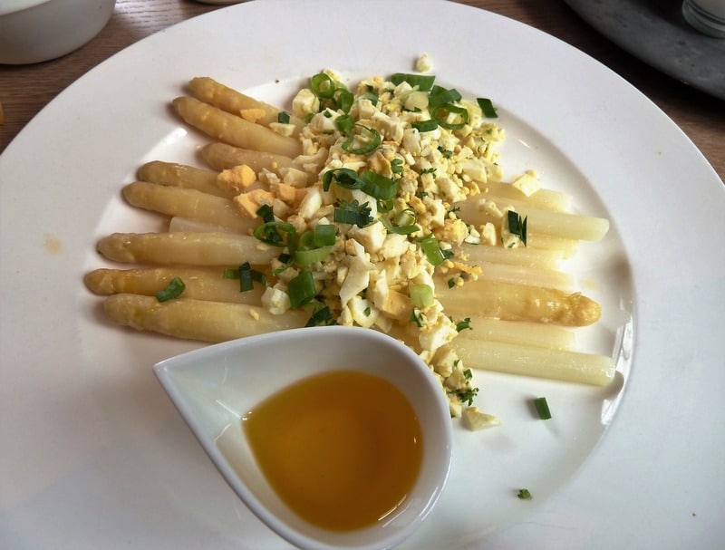 Asparagus - Top Netherlands Food You Must Try!
