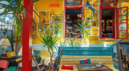 Radio Bar - Best Cafés in Tirana