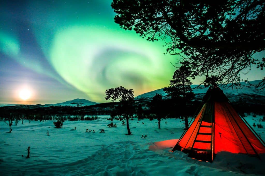 Northern Lights in Abisko - Snow Activities in Sweden and Essential Tips for Your Visit